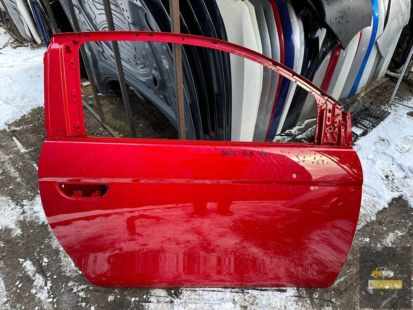 Fiat 500E rechts