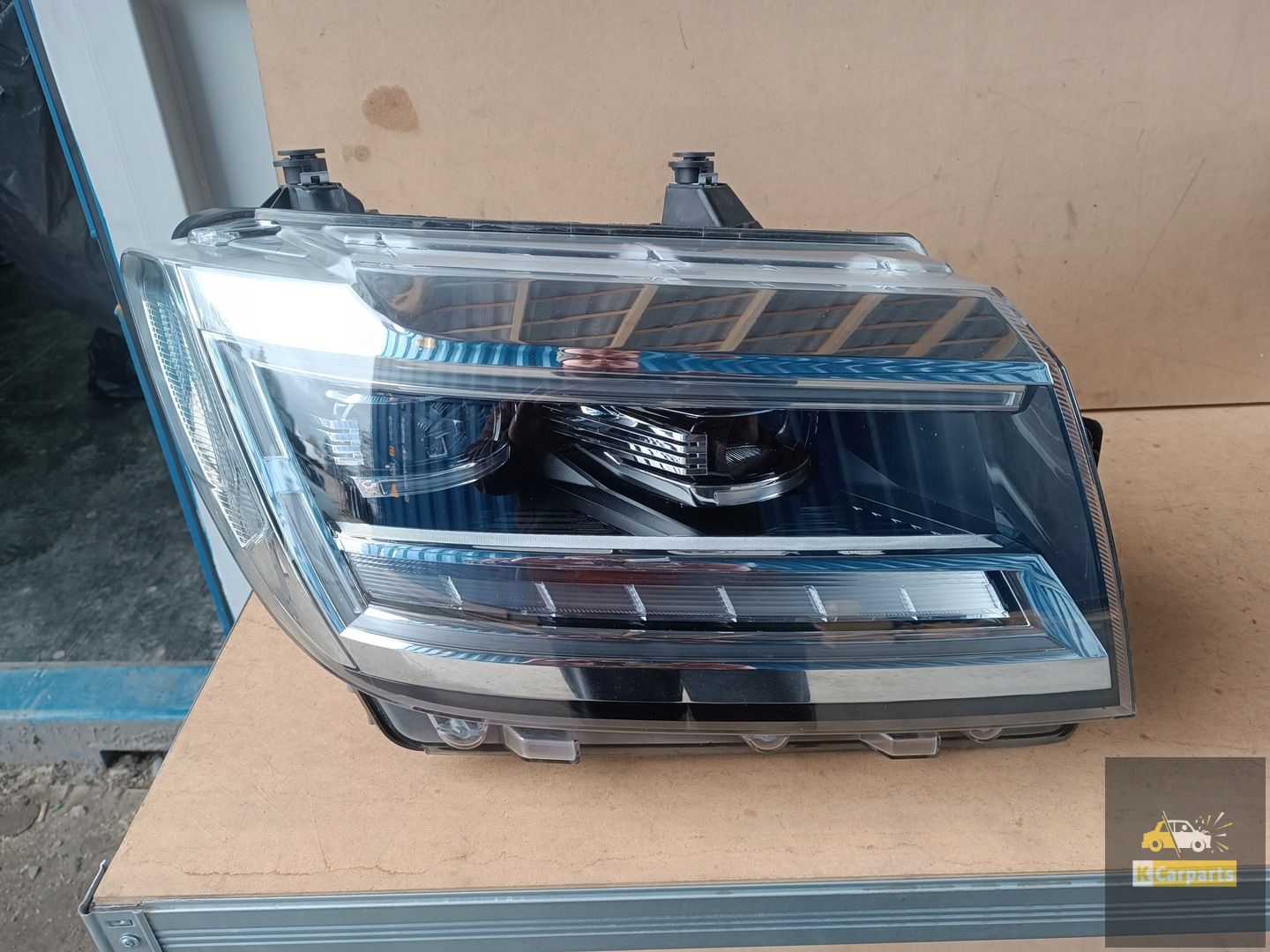 7C1.941.036.B, Phare LED complet droit pour VW Crafter II, en parfait état