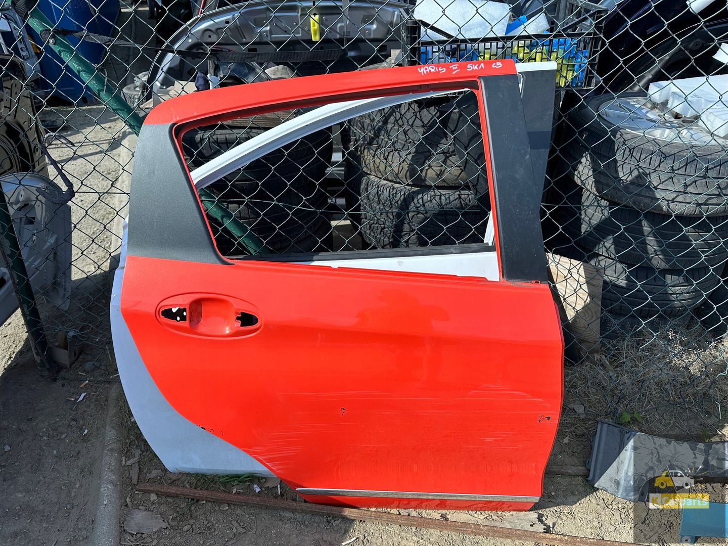 Toyota Yaris III right rear door