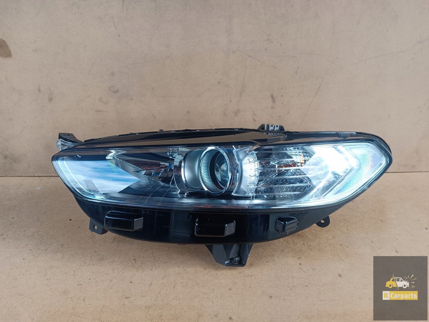 DS73-13W030-EC, Ford Mondeo Mk5 Niet-stoppen lens links