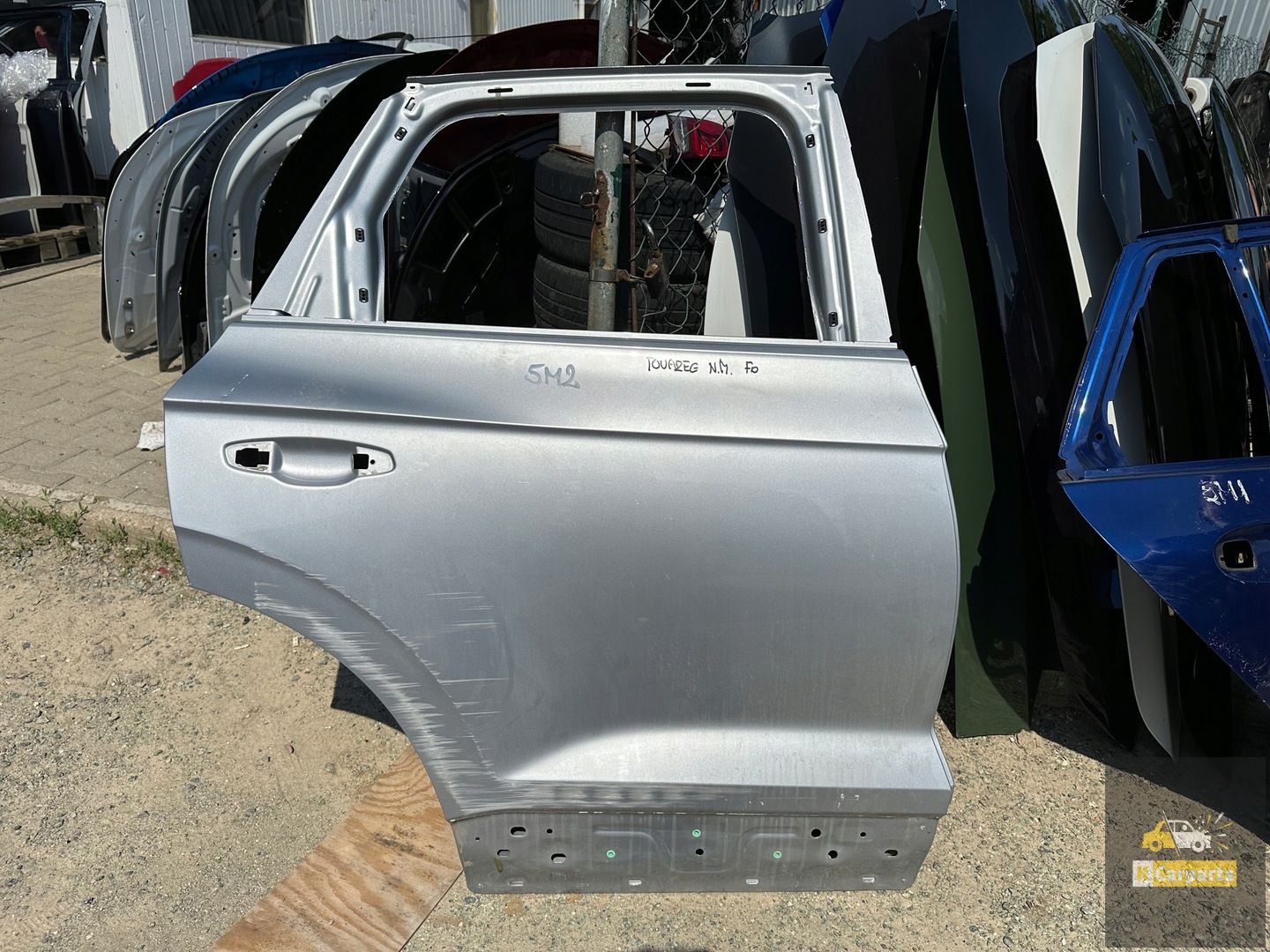 VW Touareg III right rear door