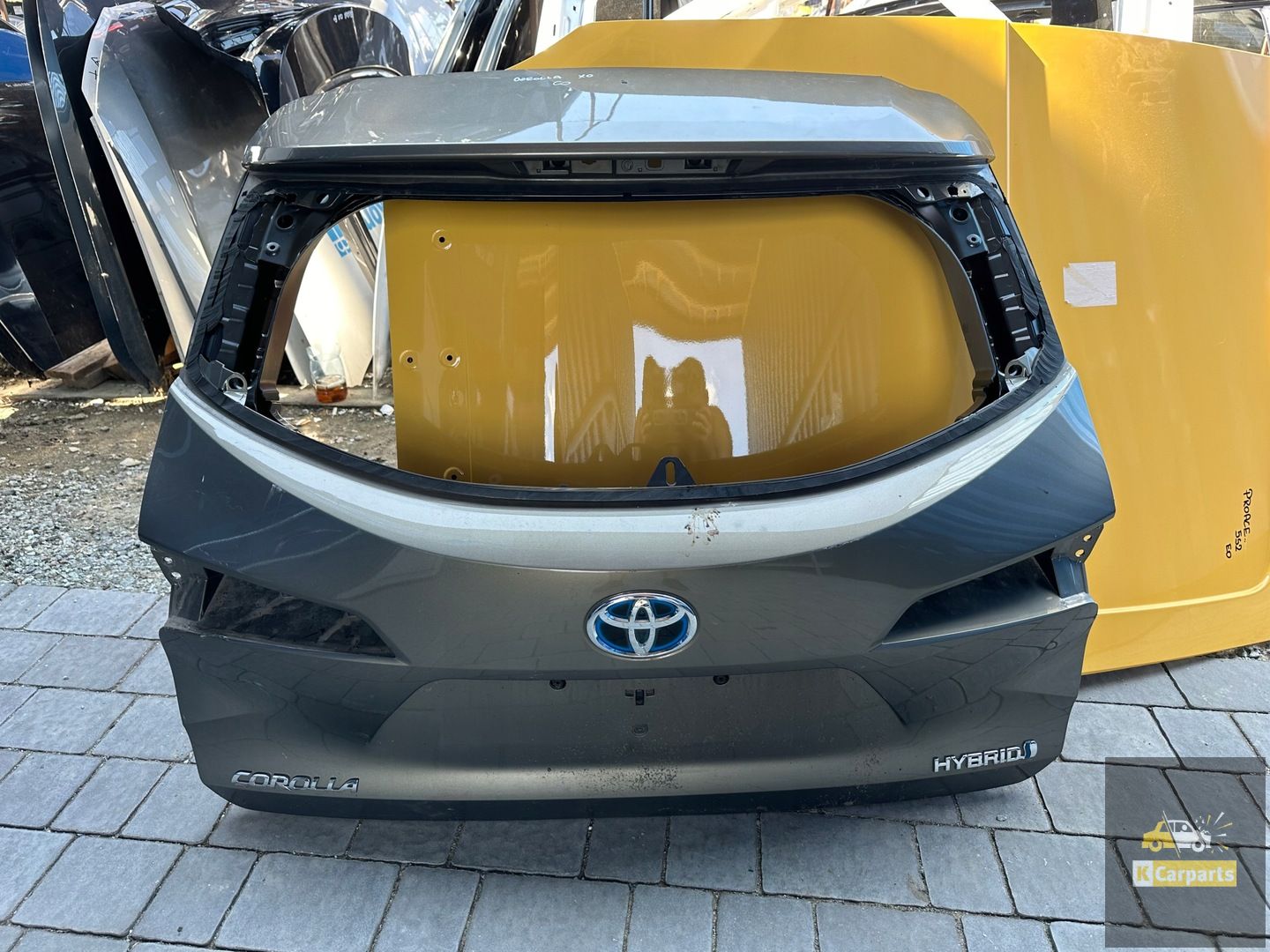 Toyota Corolla E21 station wagon tailgate