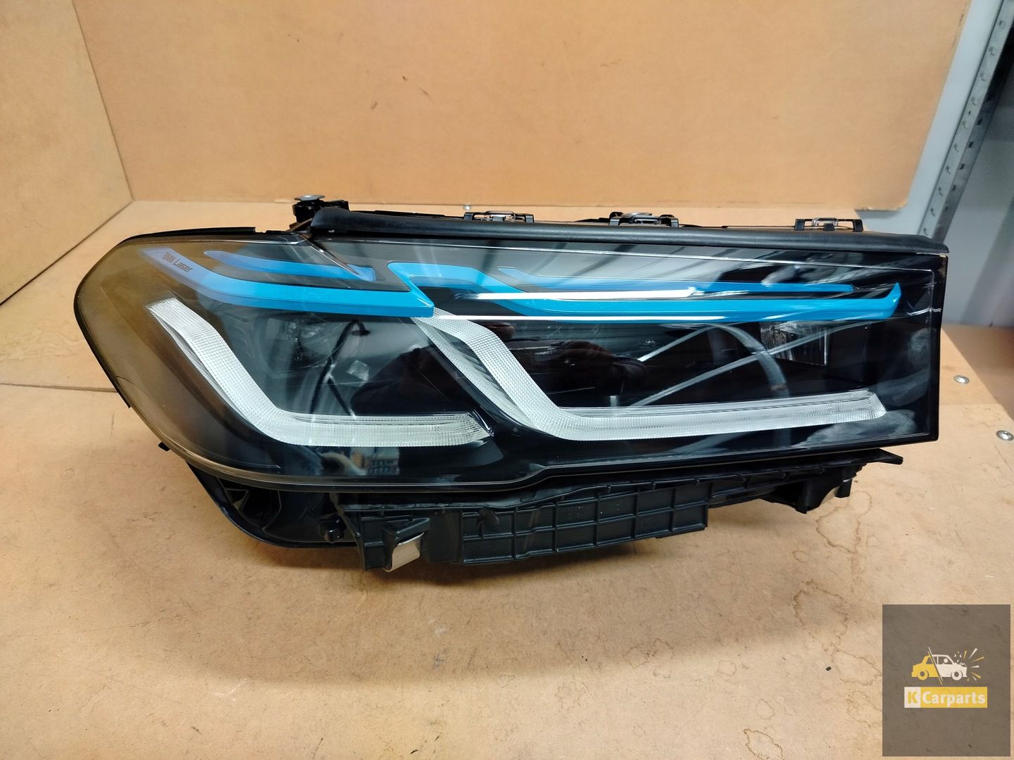 8082662, BMW G30 Lift Laser Shadow right
