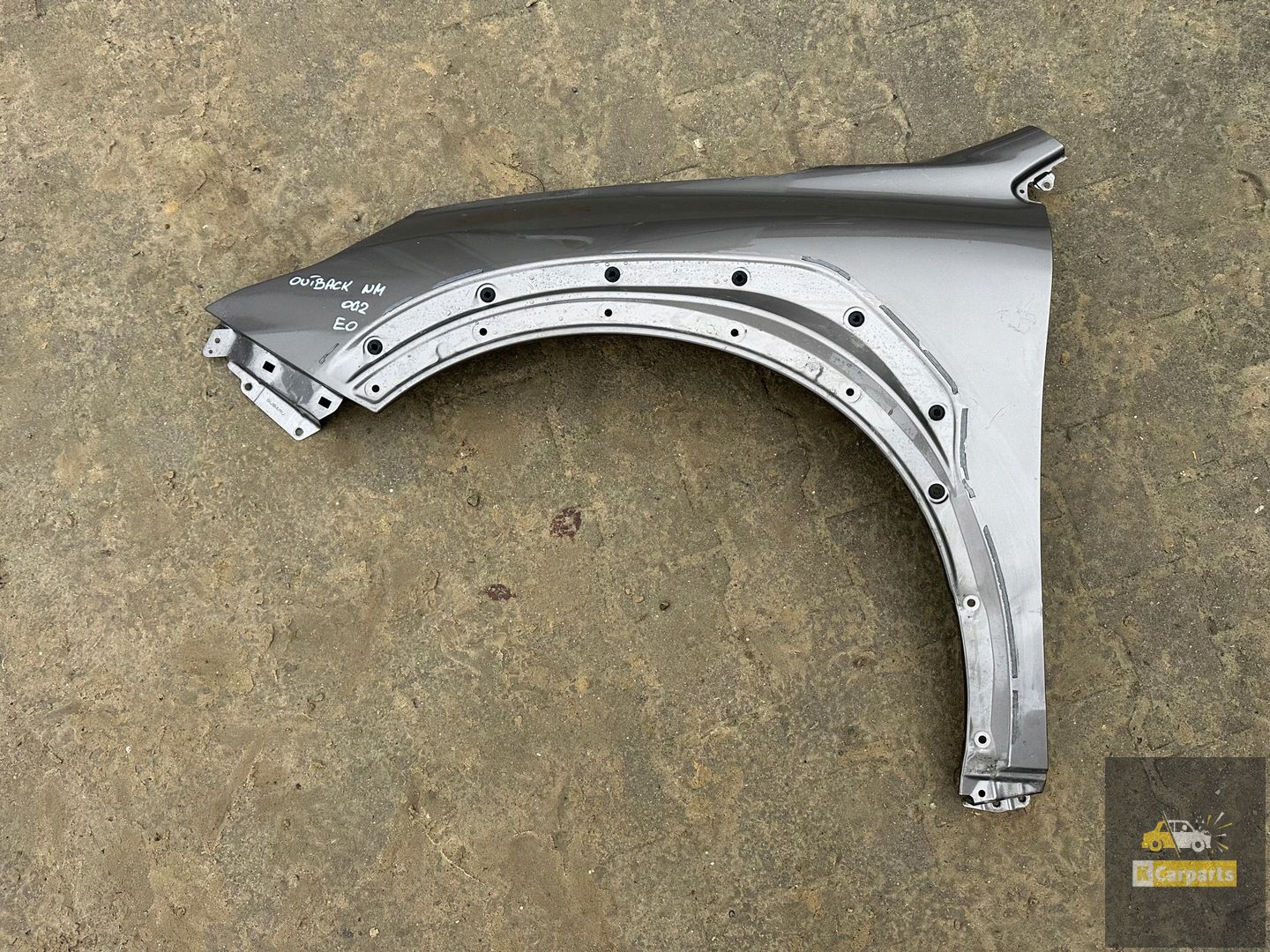 Subaru Outback VI left front wing