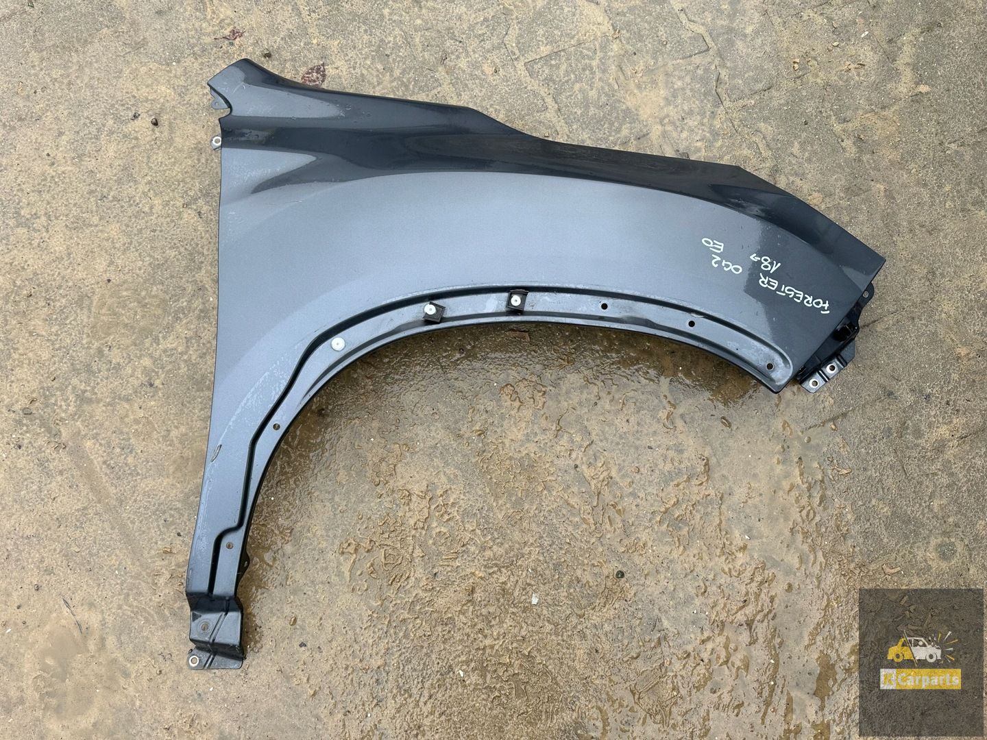 Subaru Forester V 18- right front wing