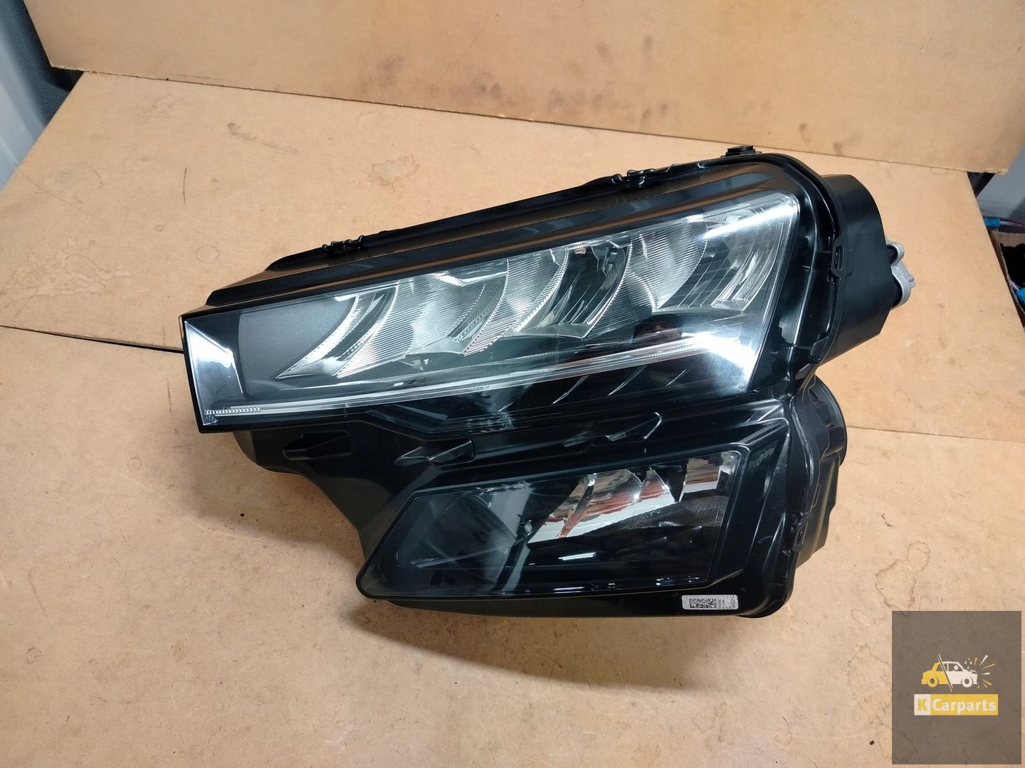 57B.941.009, Skoda Karoq Lift LED-lamp links