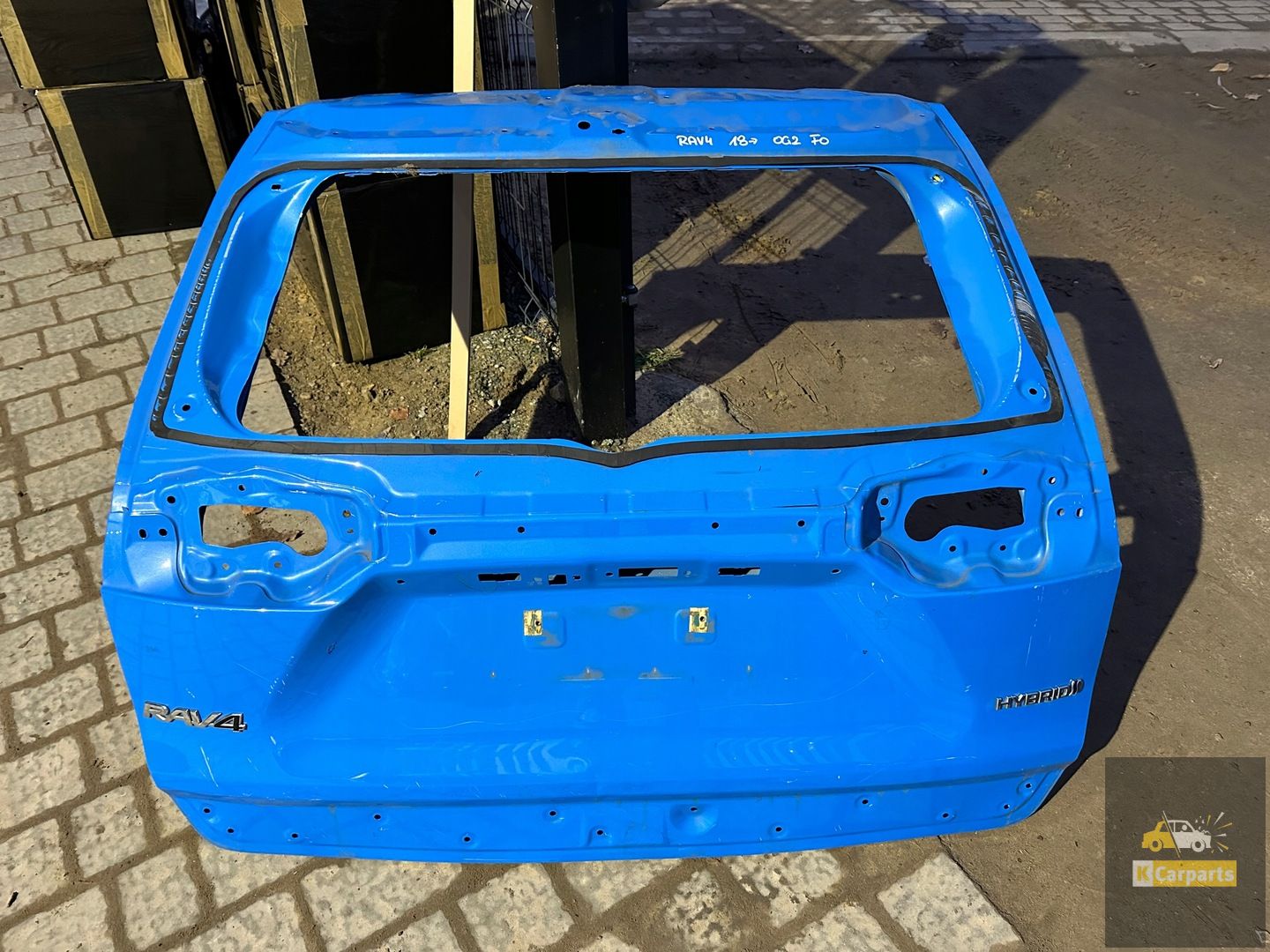 Hayon arrière du Toyota Rav4 V