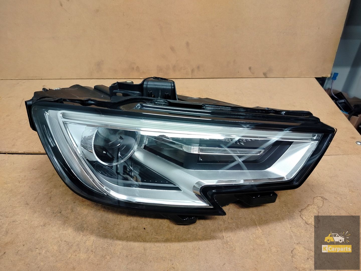 8V0941006E, Phare droit xénon LED pour Audi A3 8V