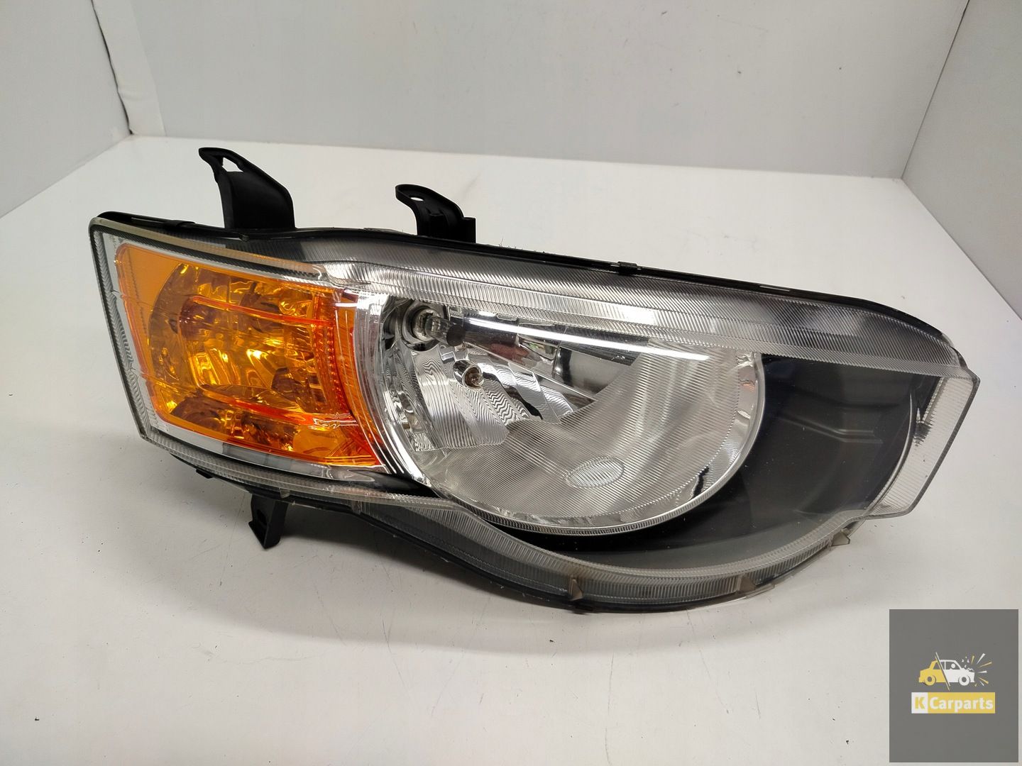 8301B80, Mitsubishi Colt CZ3 rechterlamp