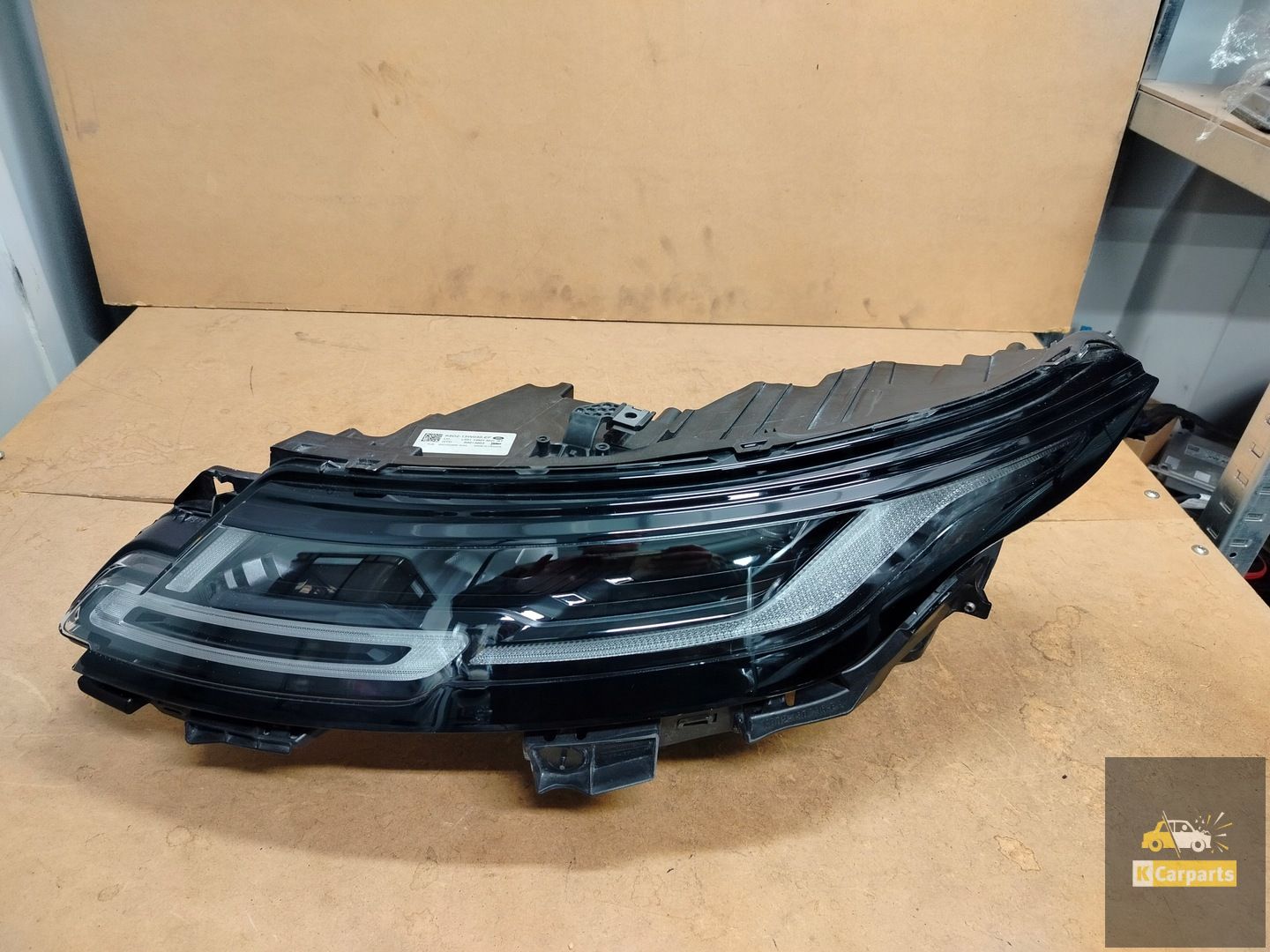 K8D2-13W030-EF, Land Rover Evoque II Volledig Led MID-lamp links Ideaal