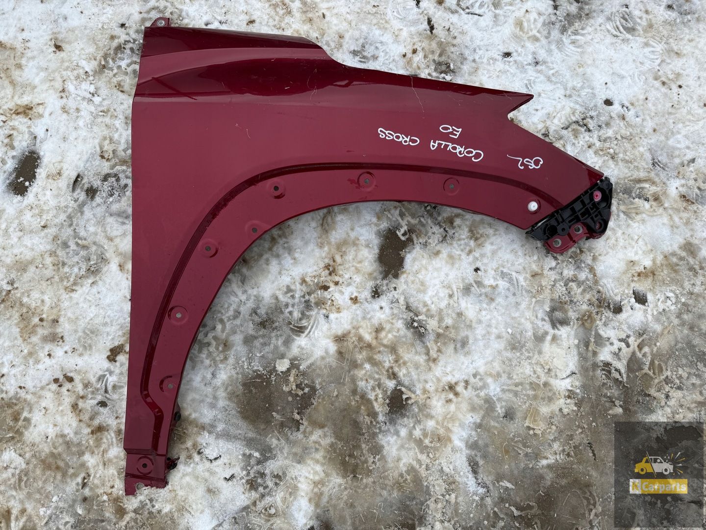 Toyota Corolla Cross right front wing