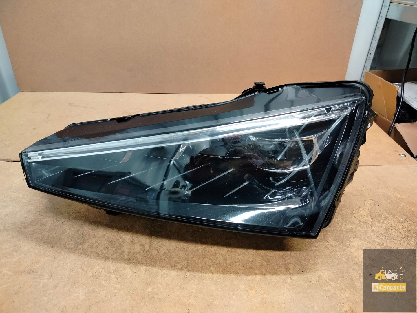 657941015A, Skoda Scala Full LED light left