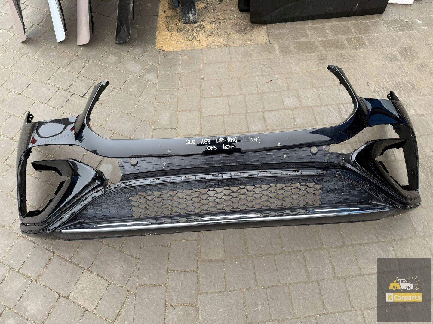 Relevage du pare-chocs avant Mercedes GLE W167 AMG