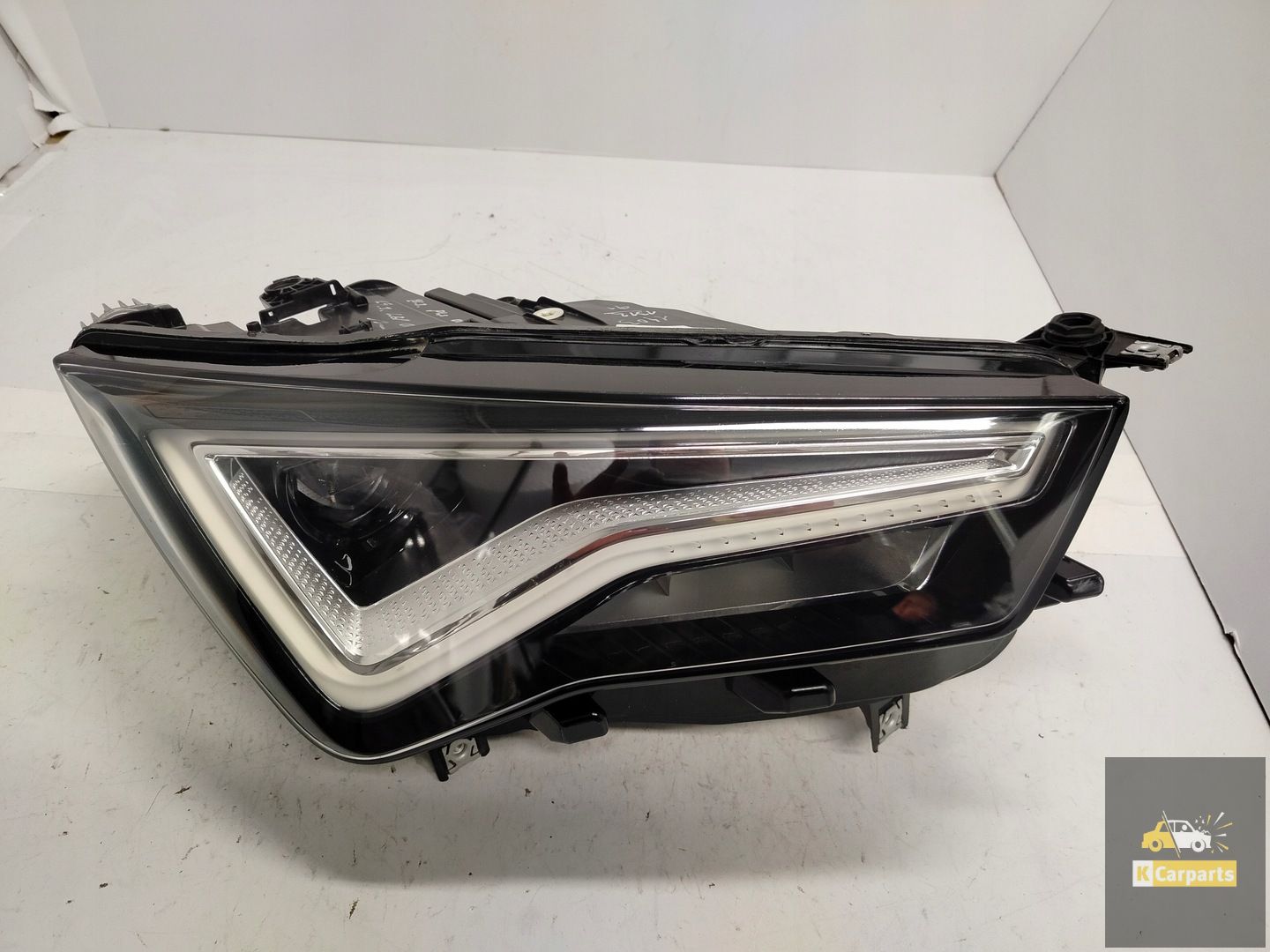 576.941.032.B, Seat Ateca Lift Voll-LED-Leuchte rechts