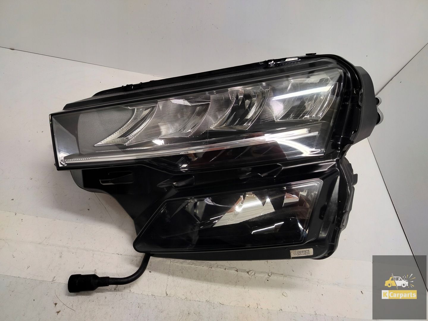 57B.941.009, Skoda Karoq Lift LED-lamp links