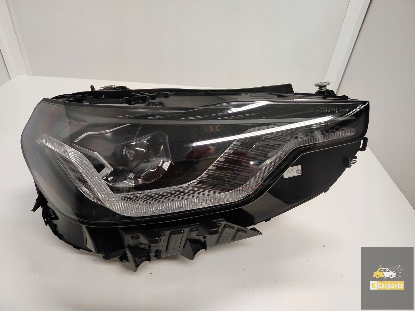 8083636, BMW G42 Voll-LED-Abblendlicht mit adaptivem Schattenwurf rechts