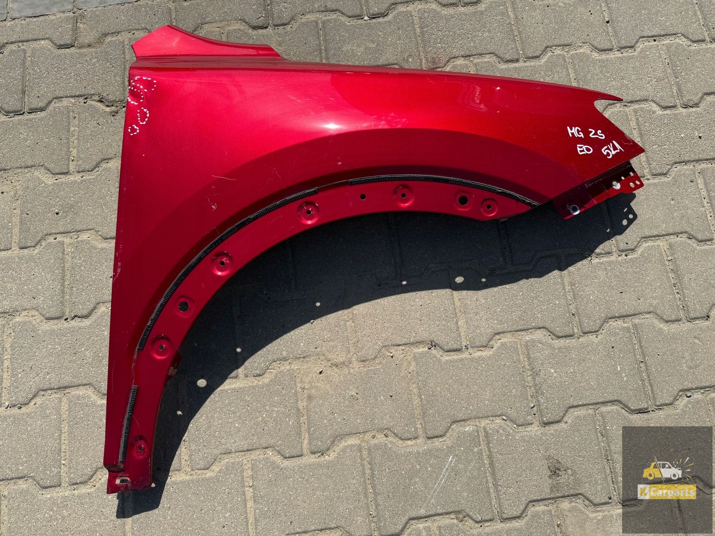 MG HS right front wing