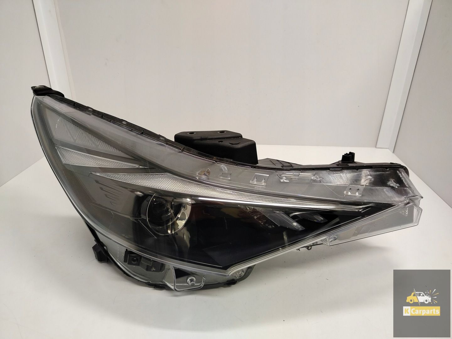H01R, Hyundai Elantra VII Lampglas rechts Perfect