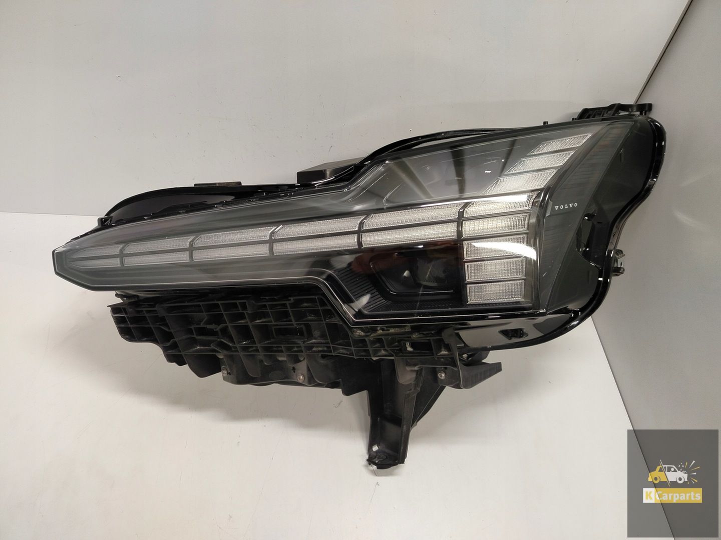 20240118, Volvo EX30 EX-30 Voll-LED-Leuchte links Ideal