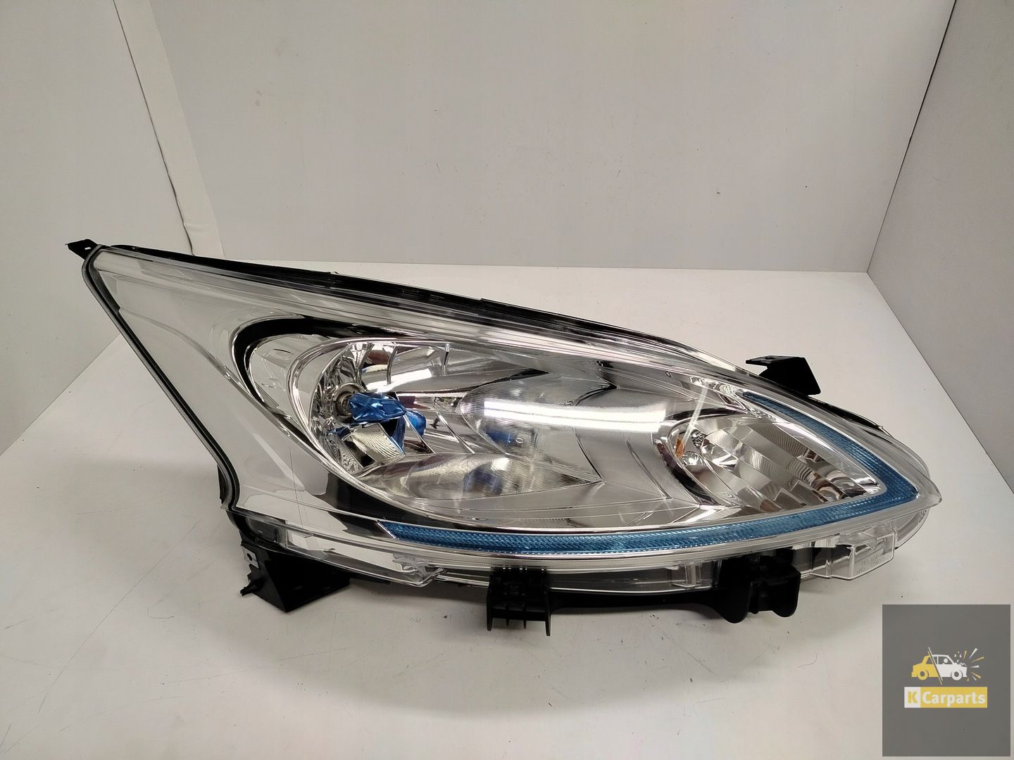 260104FA0A, Nissan E-NV200 NV200 Elektrisch rechterlicht
