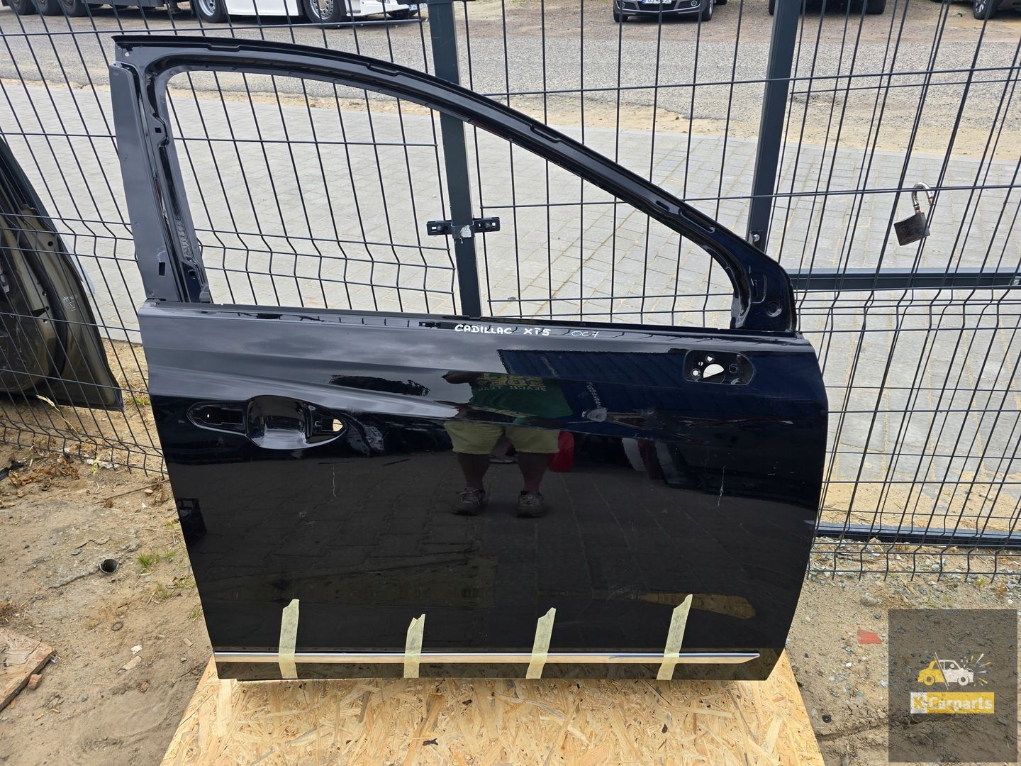Cadillac XT5 16-24 right front door