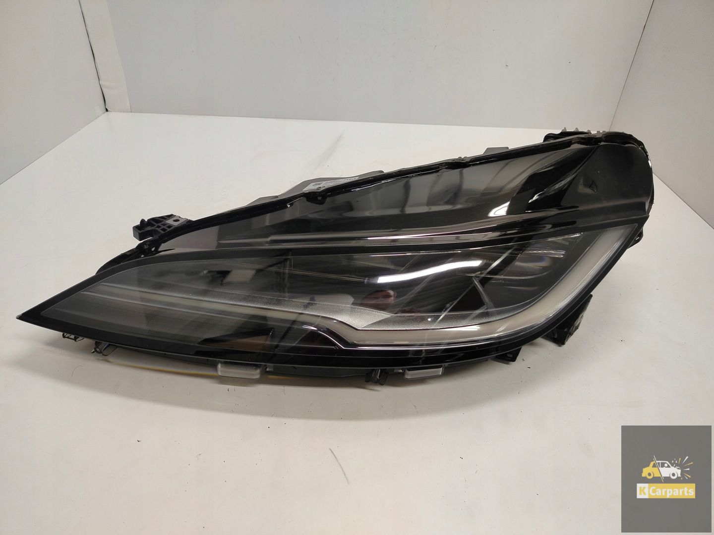 1760888-00-F, Tesla Model 3 II Full LED Lamp Left