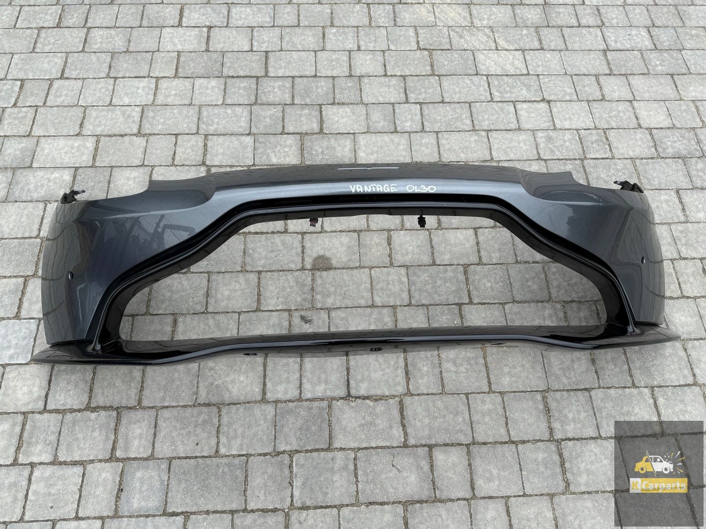 Aston Martin Vantage 18- voorbumper