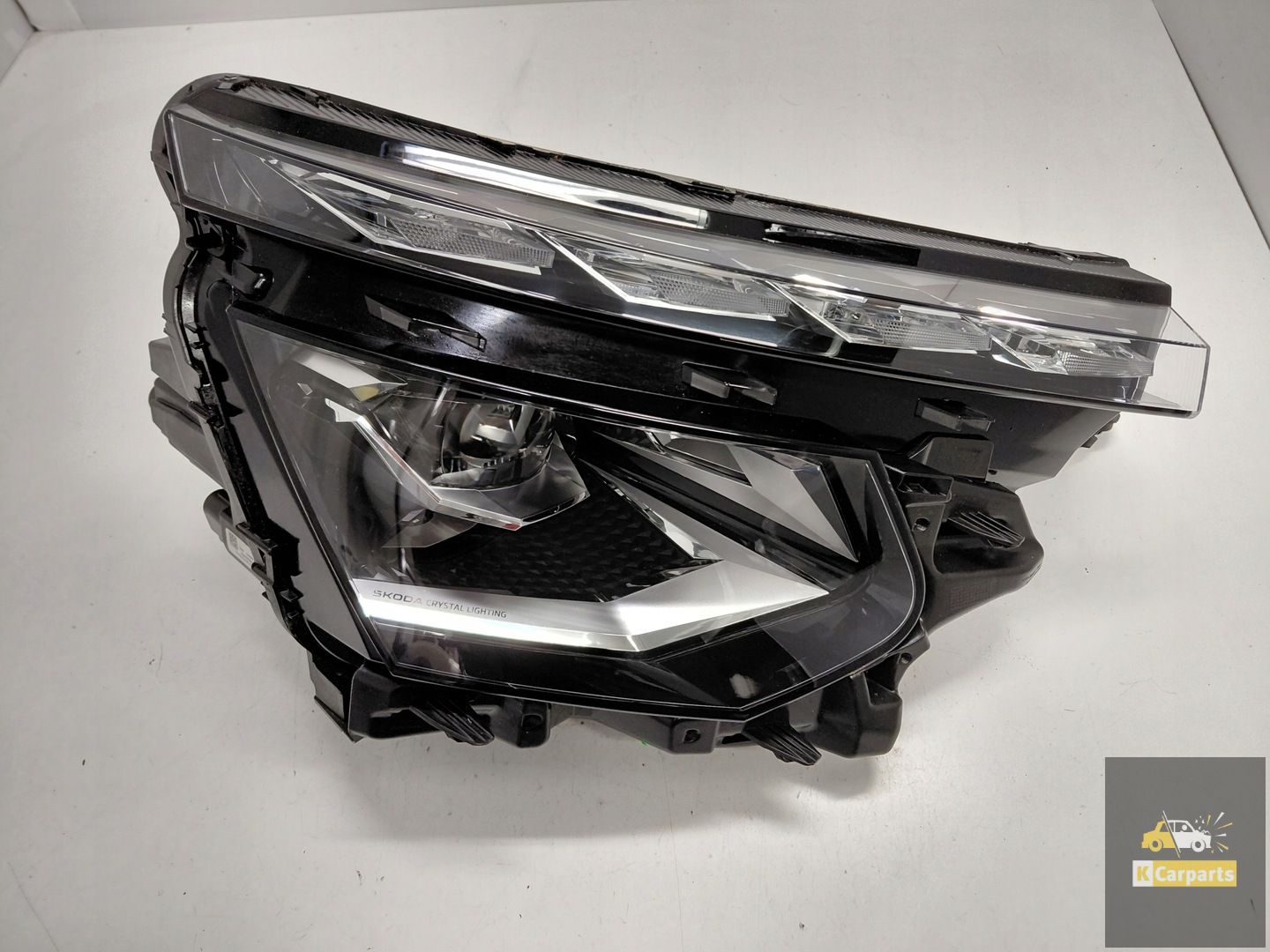 655941016C, Skoda Kamiq Lift, lampe LED complète droite en parfait état