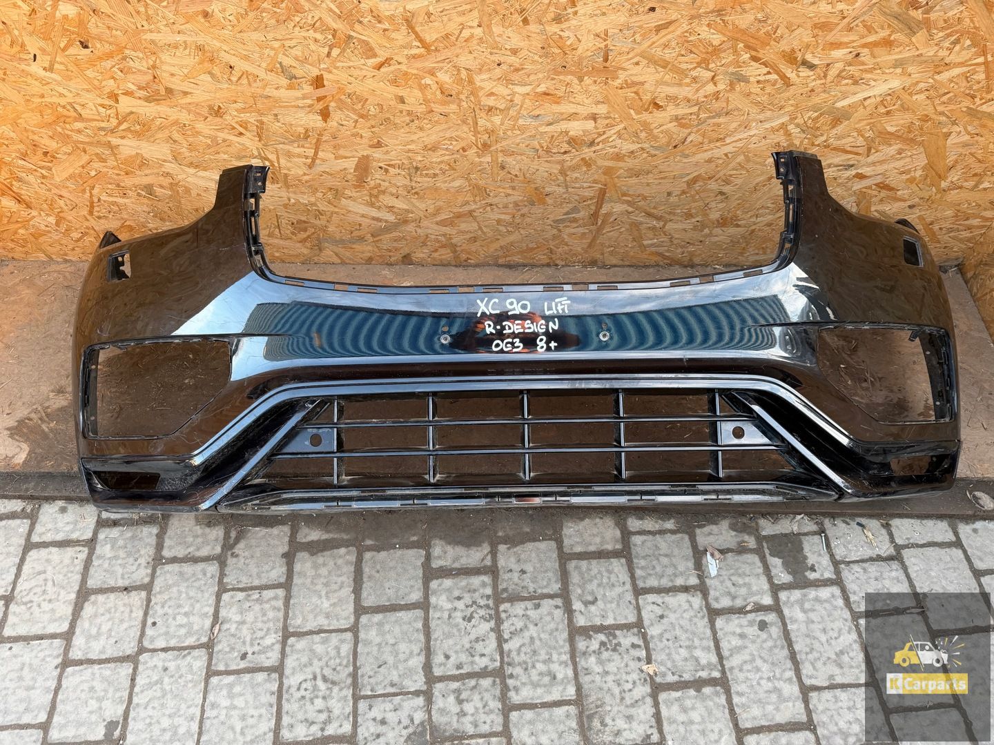 Volvo XC90 II Frontstoßstange anheben