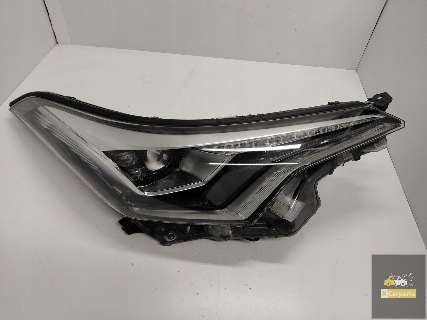 81110-F4071-00, Toyota CHR Full LED lamp right