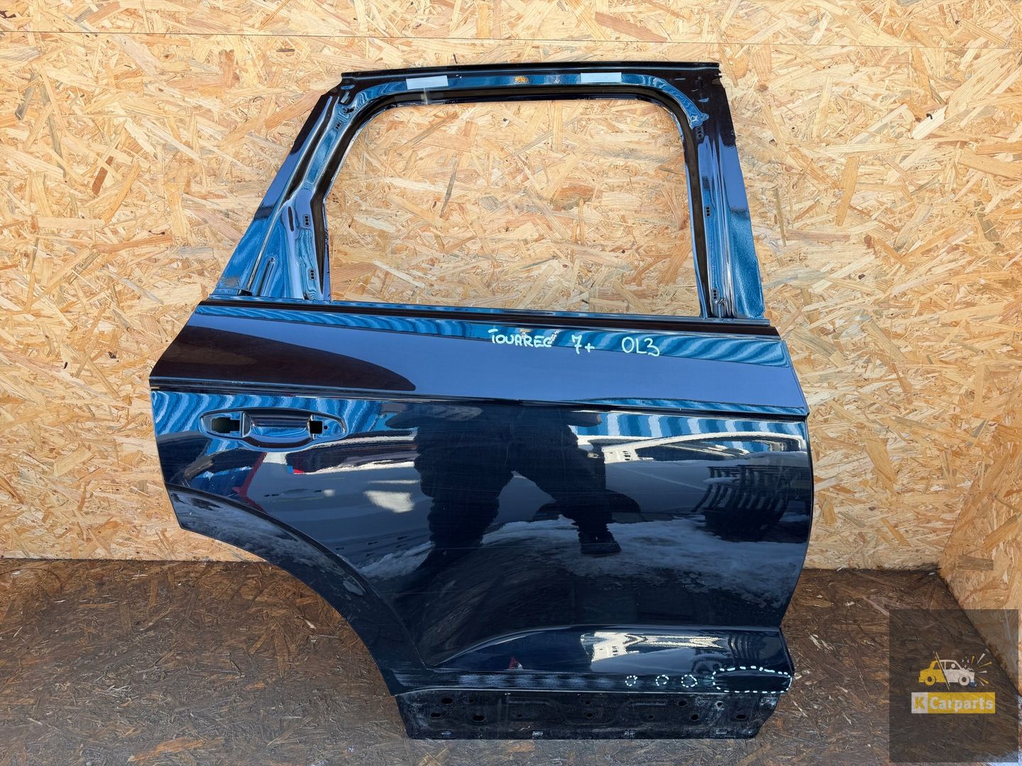 VW Touareg III right rear door