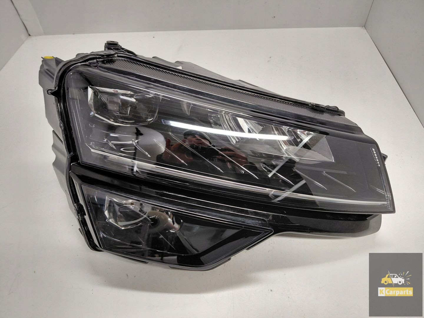 57B.941.016.F, Skoda Karoq Complete LED lamp right Perfect