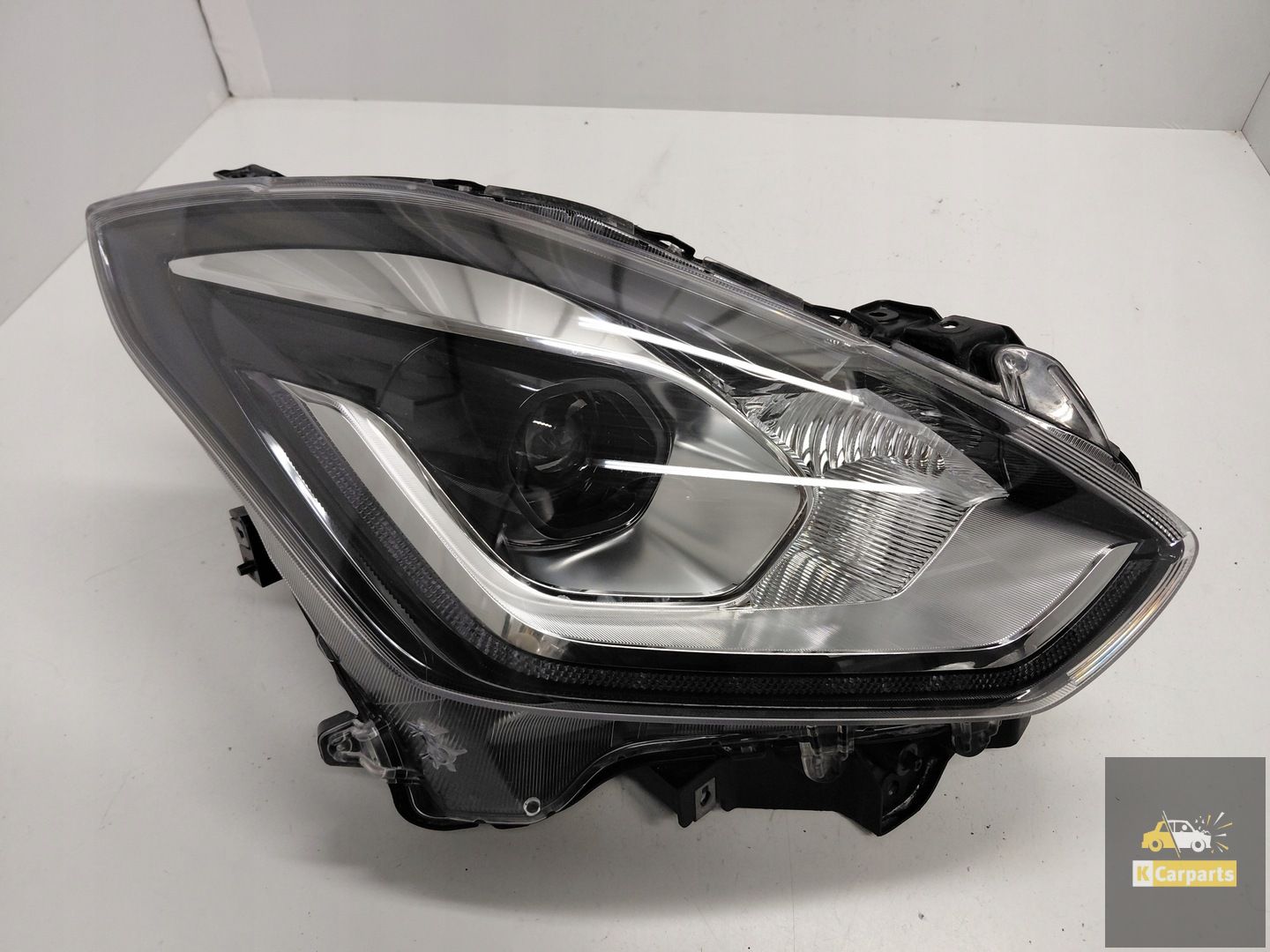 Phare avant droit Full LED pour Suzuki Swift MK8