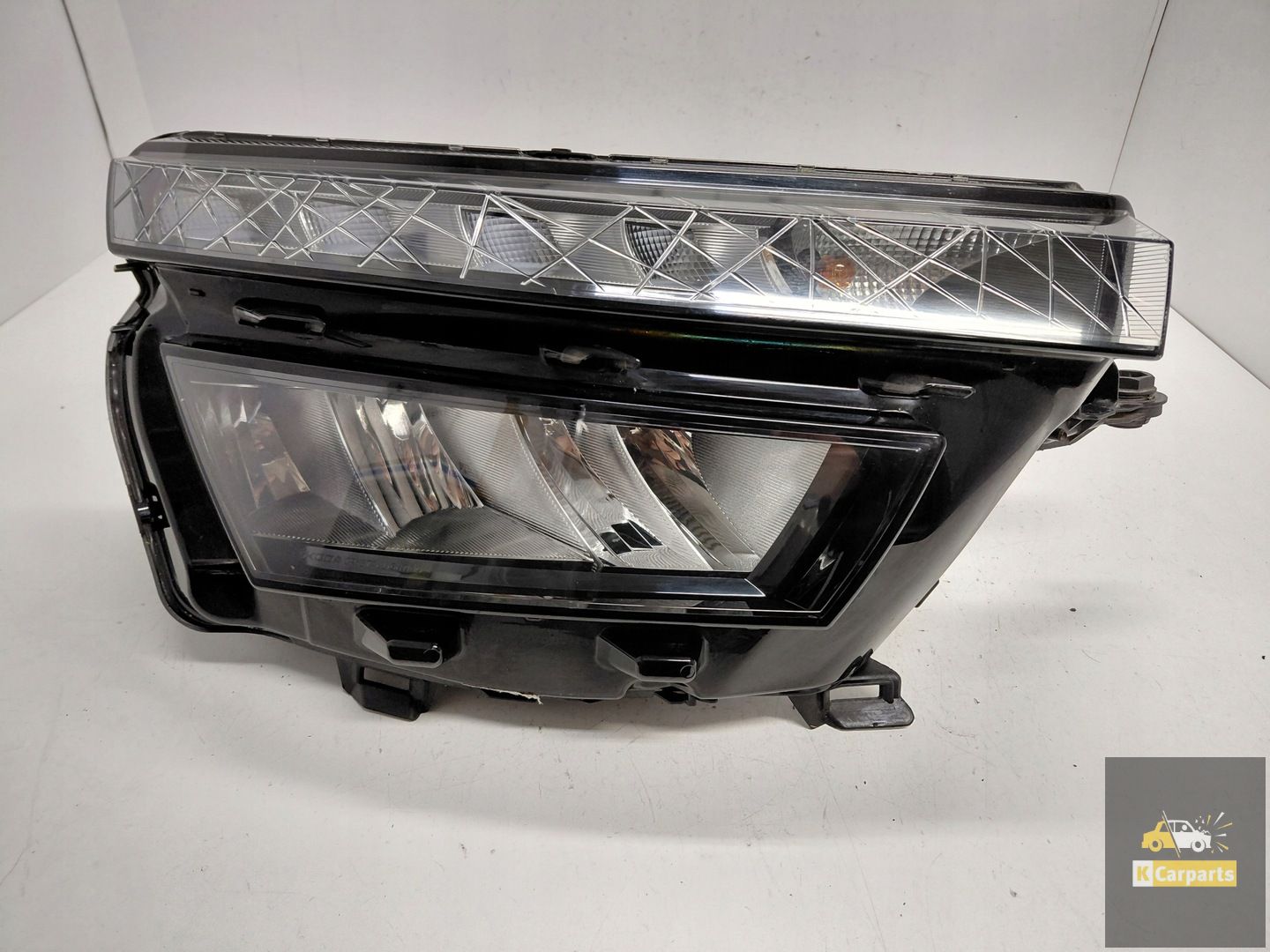 658.941.016, Phare LED droit Skoda Kamiq en parfait état