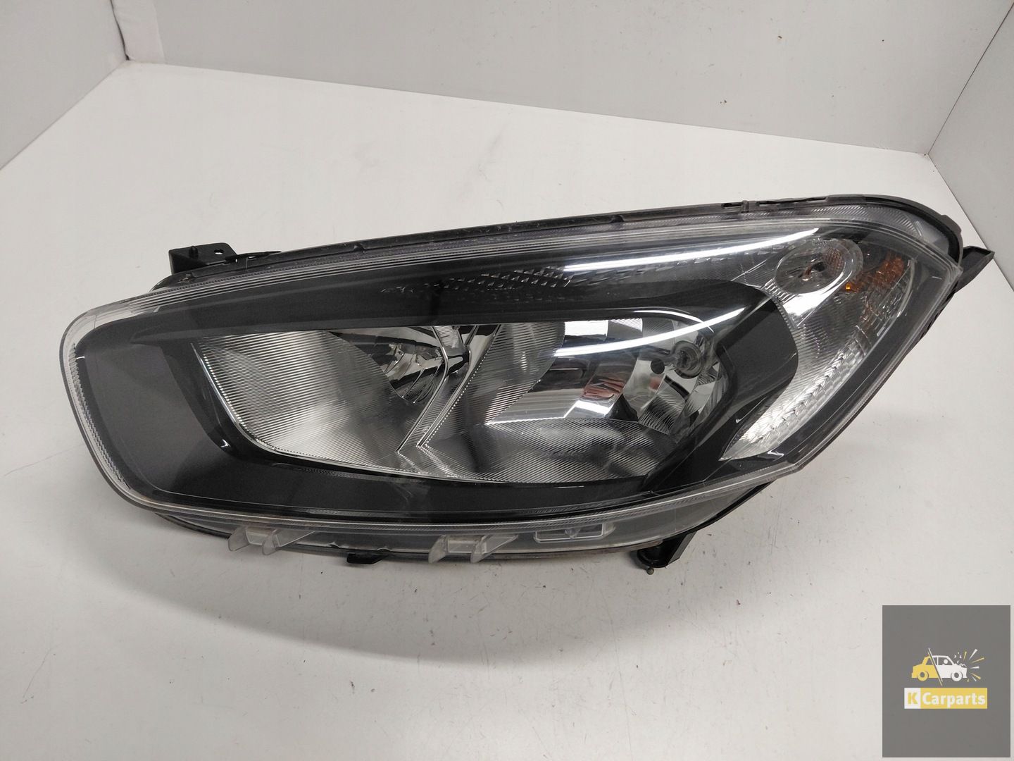 ET7613W030Cj, Ford Transit Courier Donker linkerlamp Ideaal