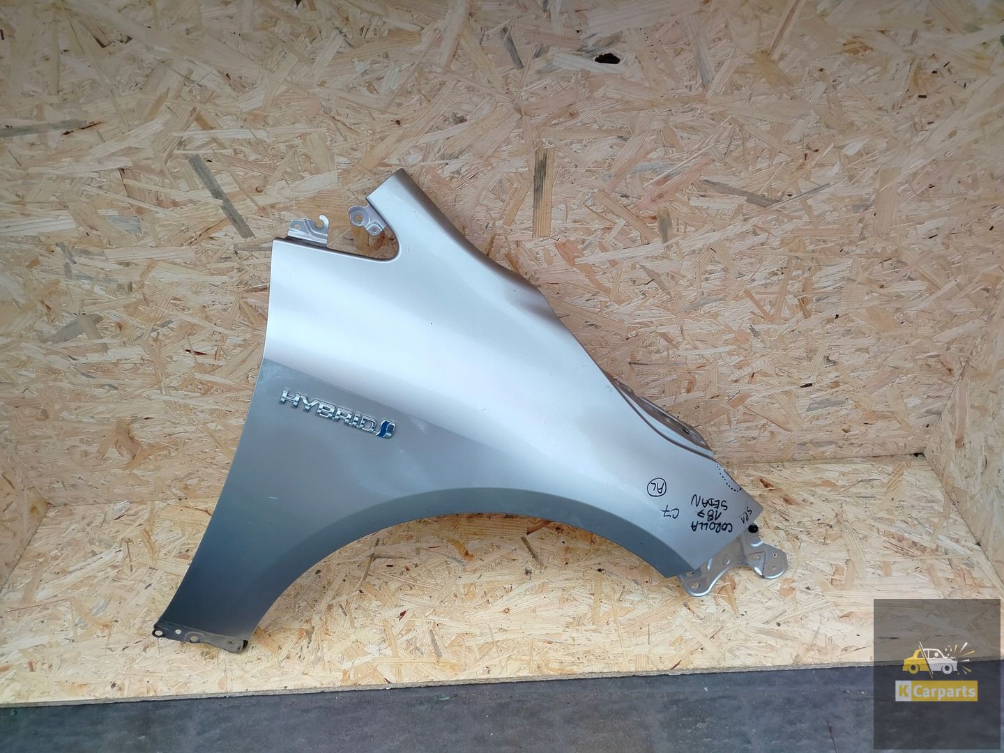 Aile avant droite de la Toyota Corolla E21 18- Berline