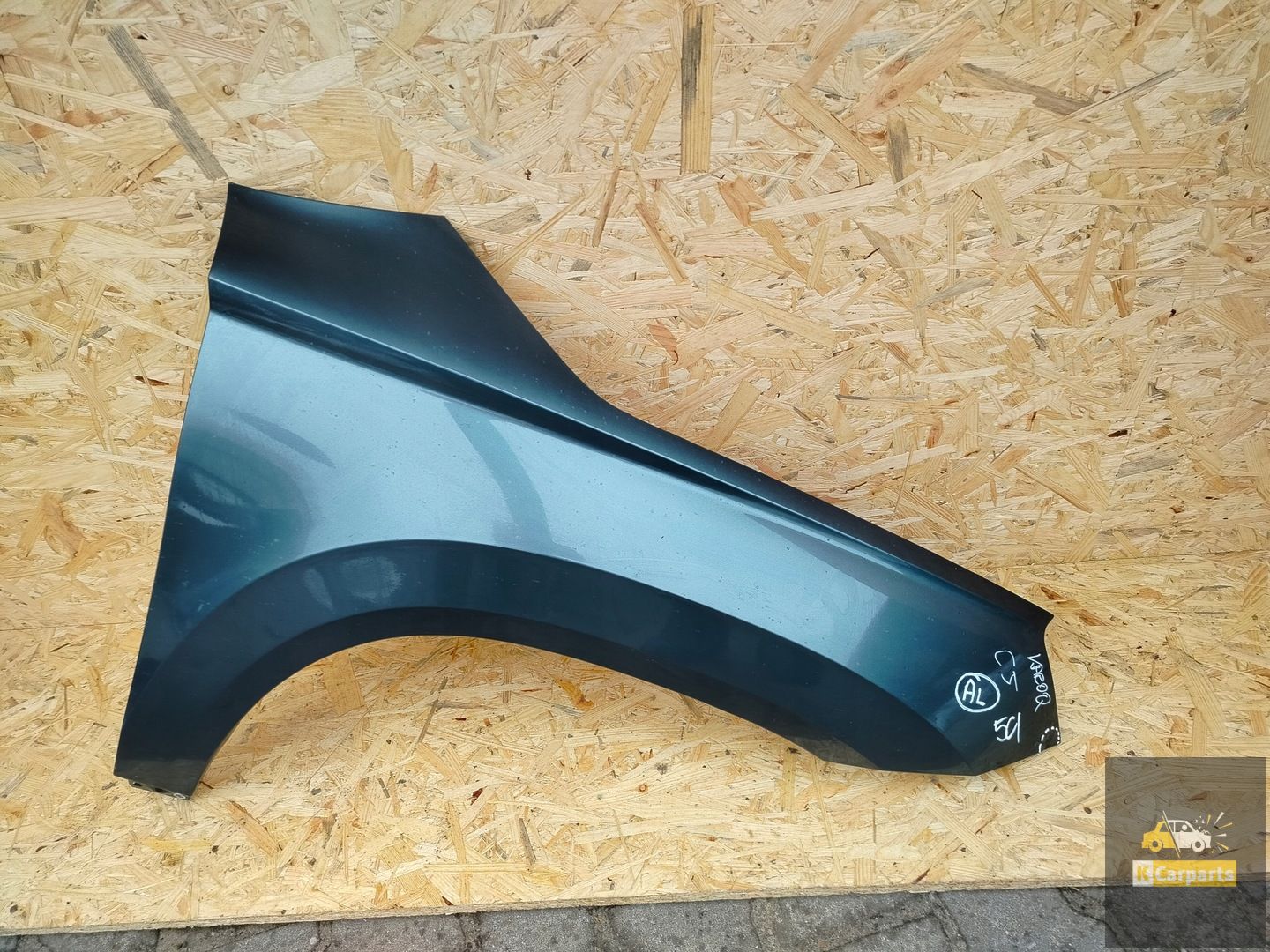 Skoda Karoq right front wing