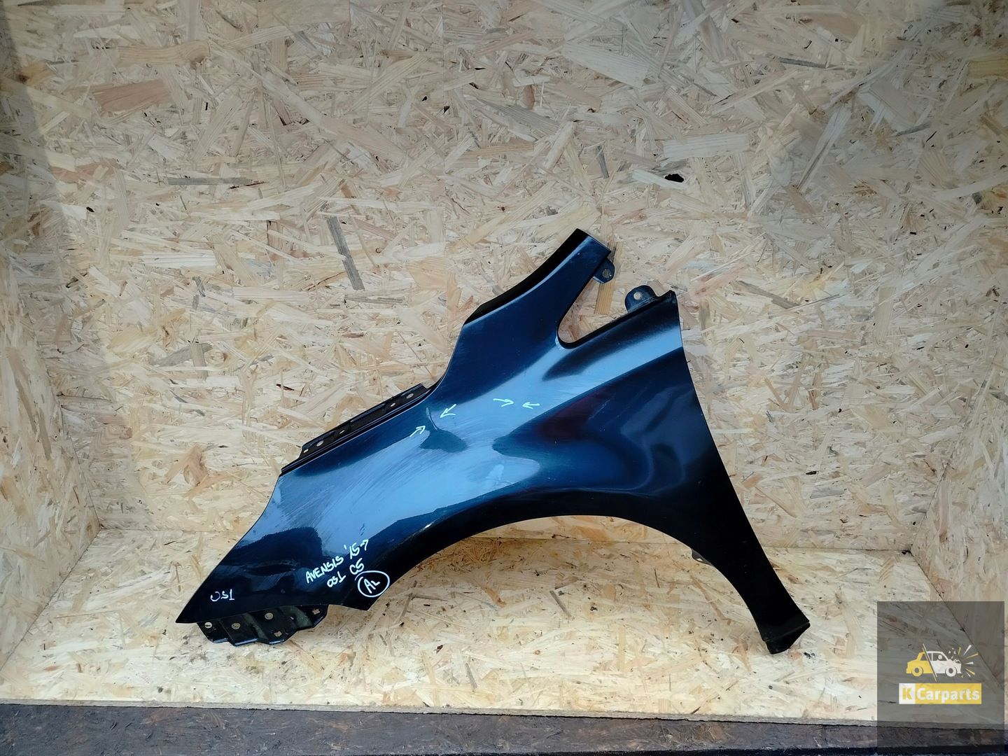 Toyota Avensis T27 Left front wing lift 15