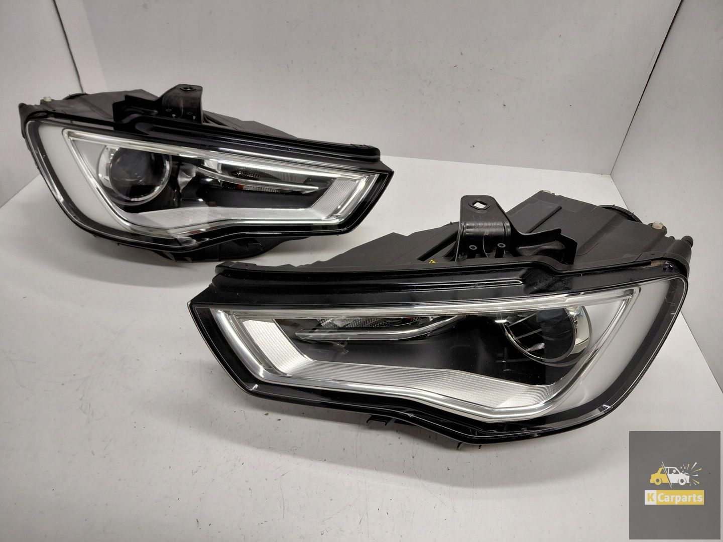 8V0.941.043.L, Audi A3 8V Xenon-LED-Scheinwerfer ohne Torsion links/rechts