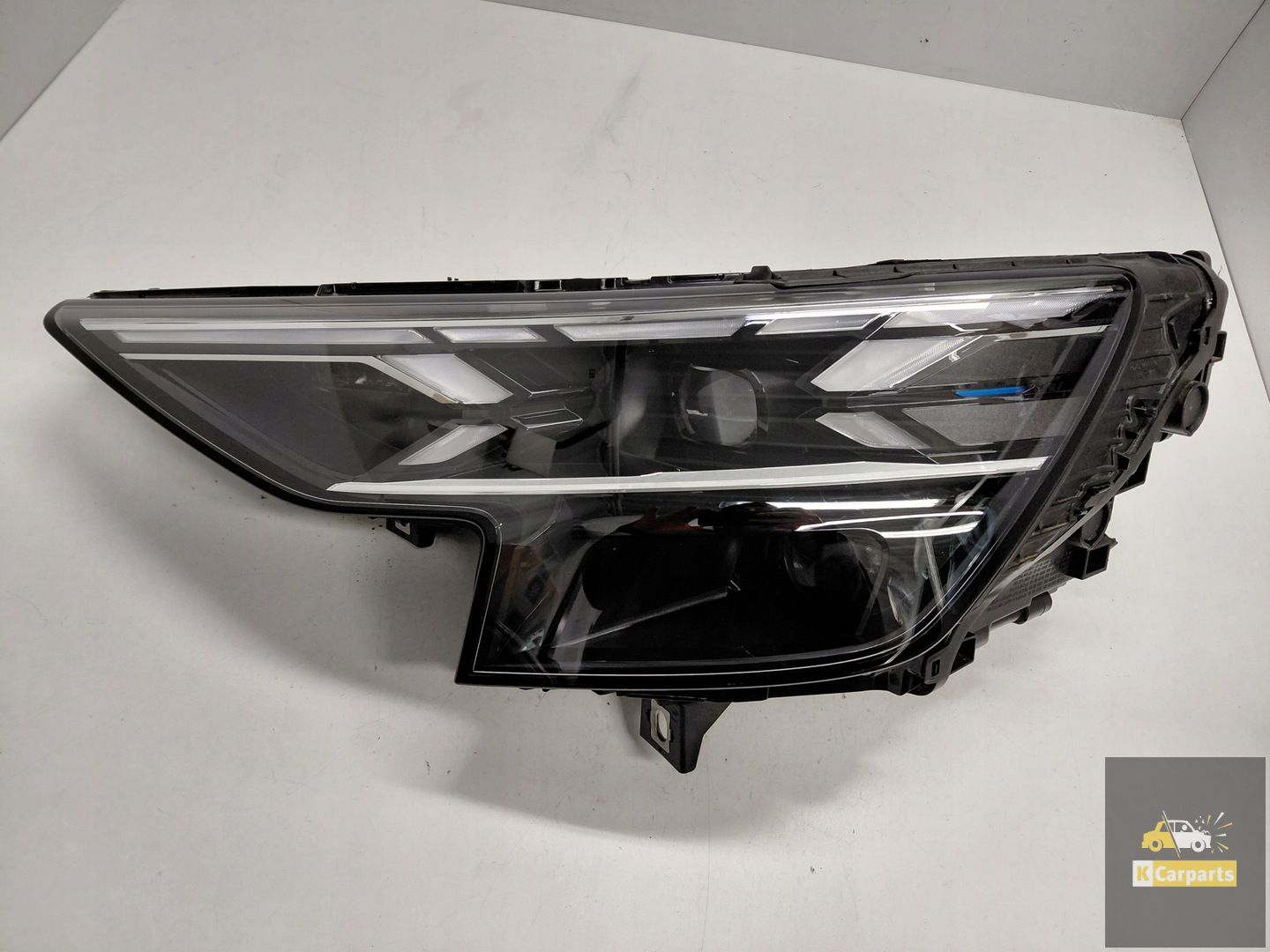 4m8.941.085, Audi Q8 Lift LASER lampe gauche idéale