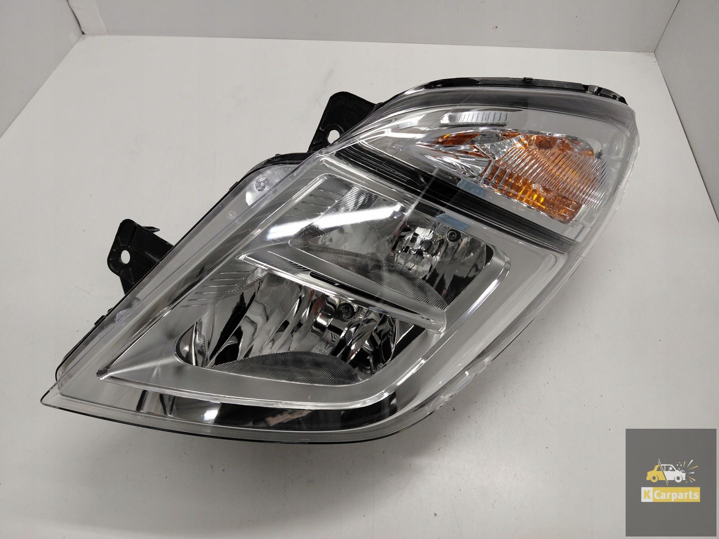 26060BZ50A, Nissan NV400 linkerlamp Ideaal