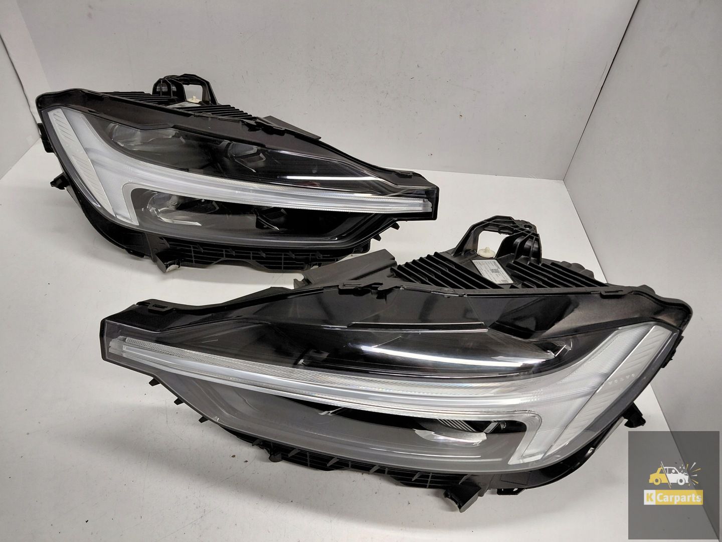 32420424, Volvo XC60 II Lift MID LED lampadaire droit gauche Parfait