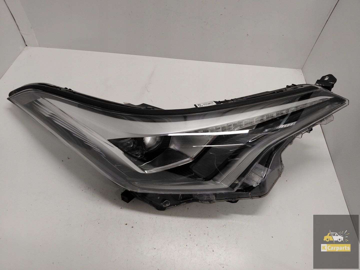 81110-F4071-00, Toyota CHR Full LED lamp right