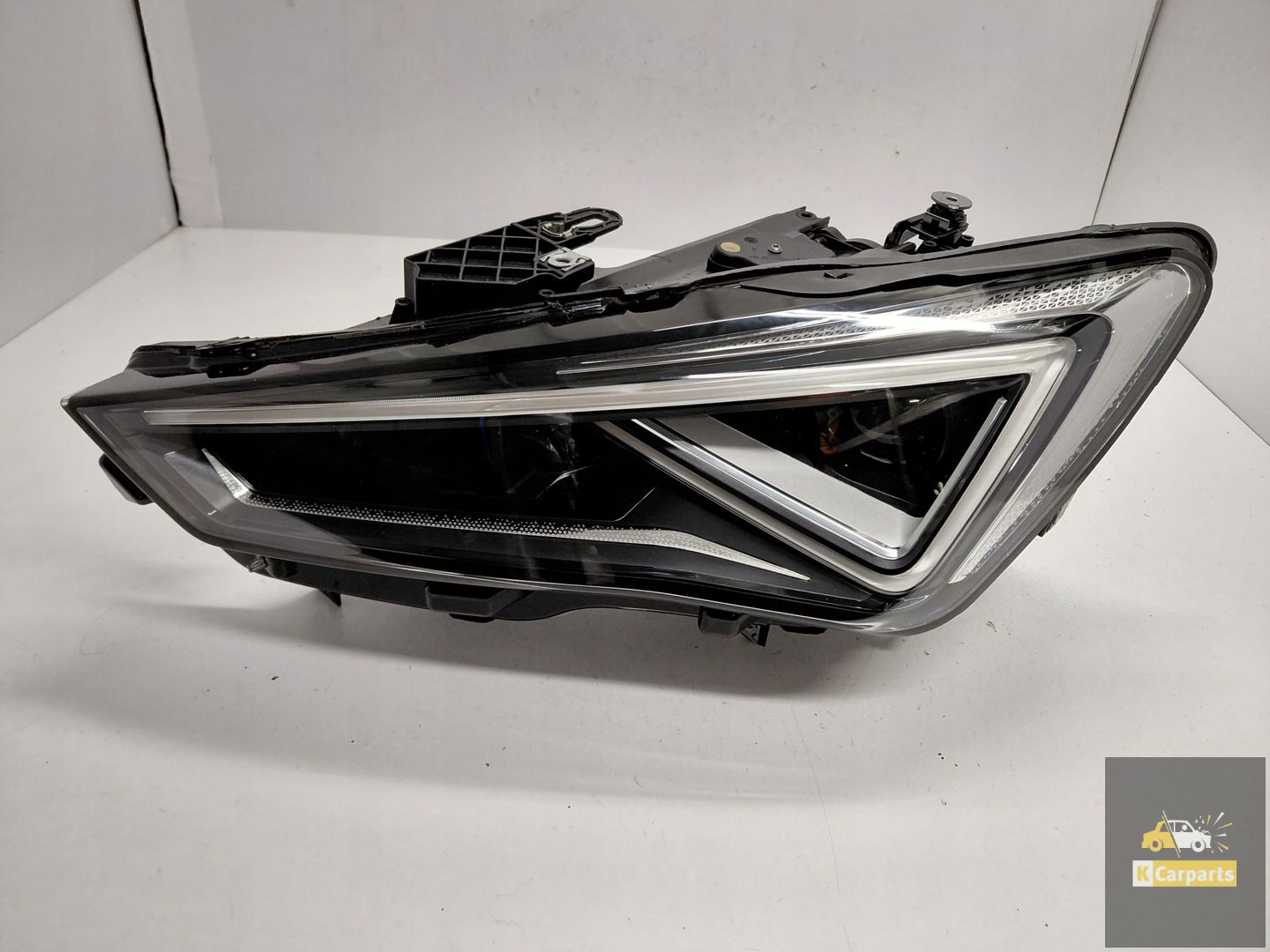 5FG.941.035.B, Cupra Formentor Matrix Feu gauche