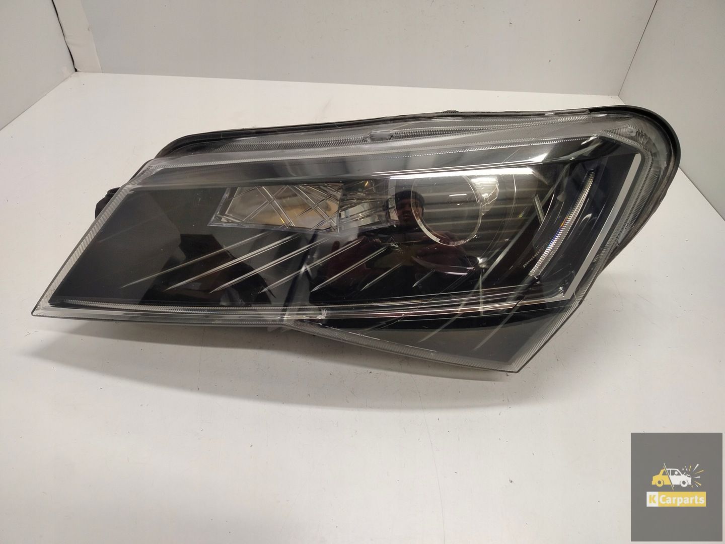 3V1.941.015.B, Skoda Superb III Xenon Torsion B linkerlamp