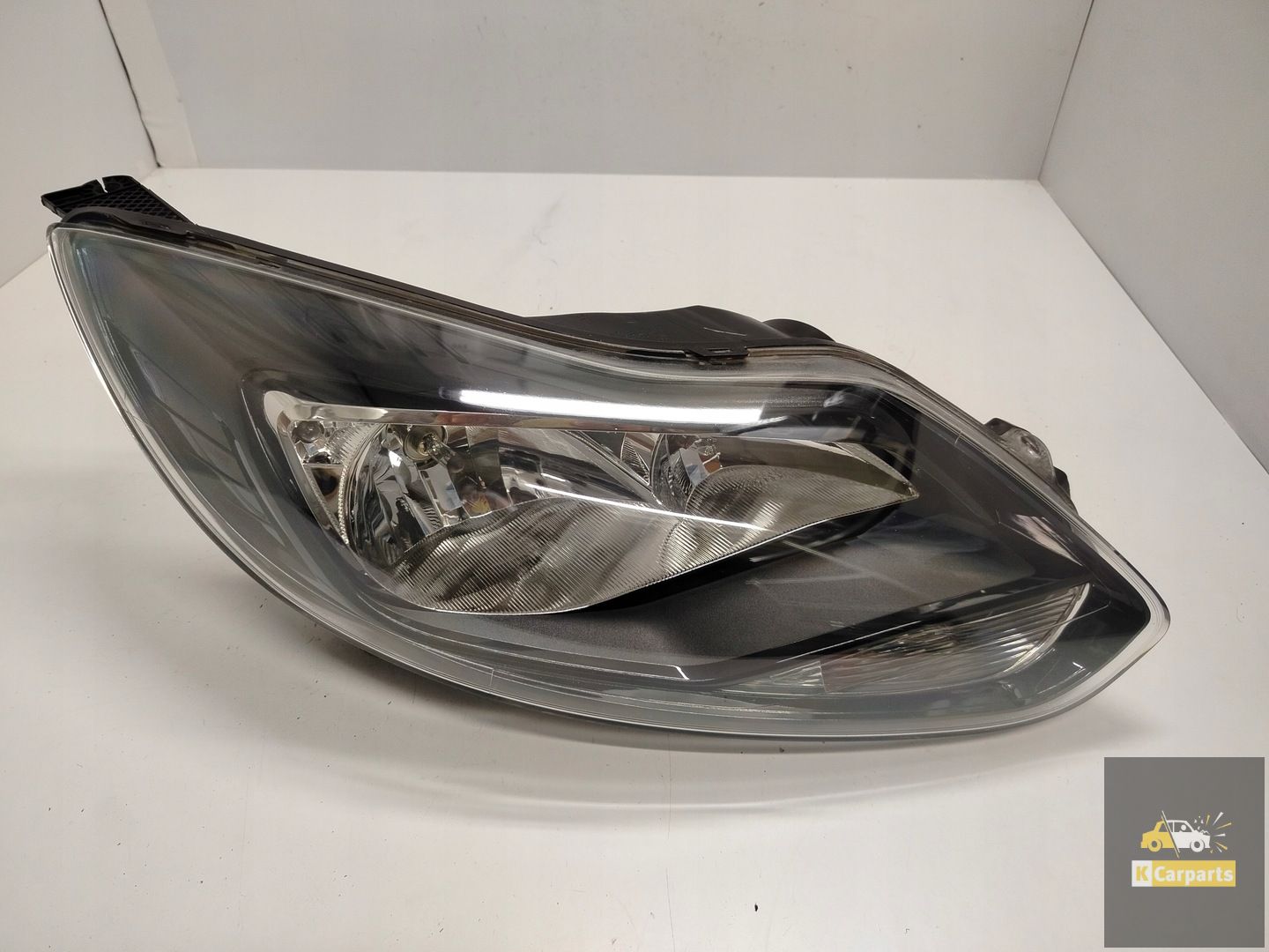 Ford Focus MK3 effen zwart rechterlamp perfect