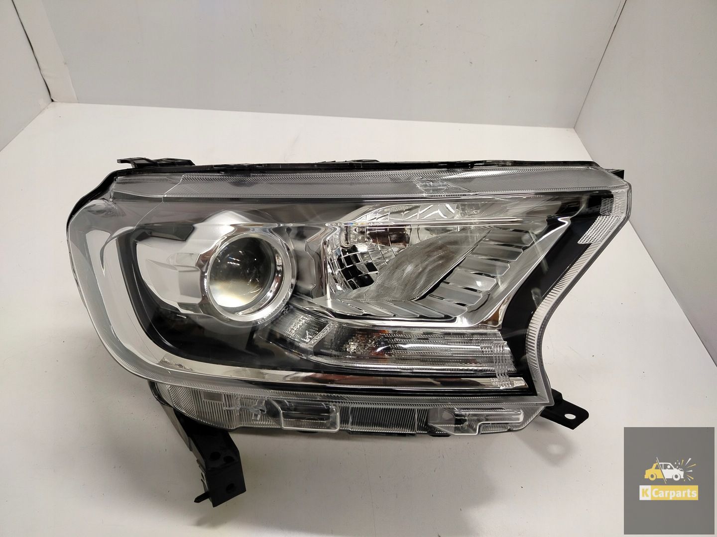 EB3B13W029ASB, Lentille de levage droite Ford Ranger III Parfait