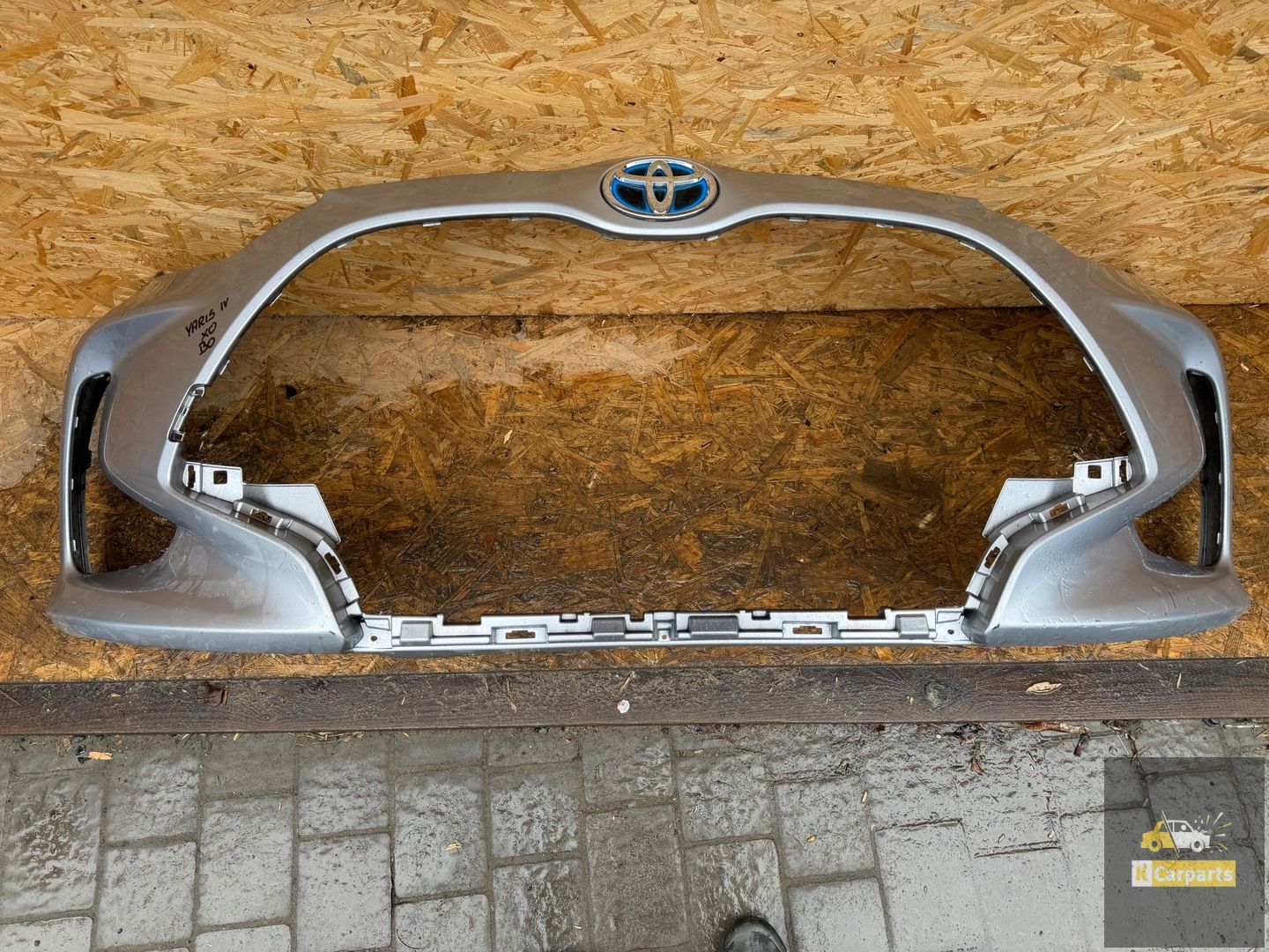 Toyota Yaris IV 20- Frontstoßstange