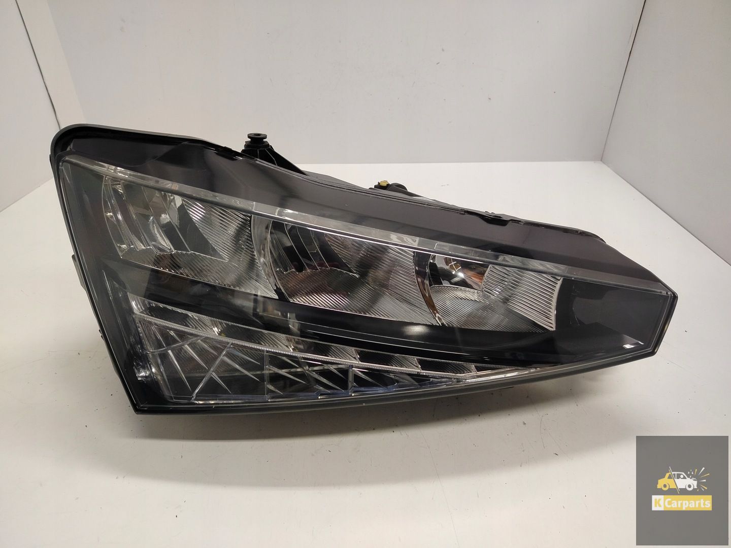657941016, Skoda Scala LED right lamp