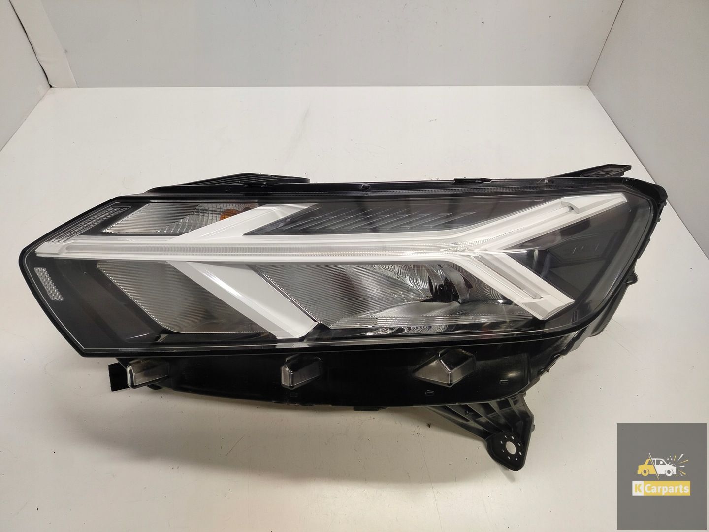 260602561R, Dacia Sandero III Logan III Jogger mit LED-Lampen-Verbindungsstücken